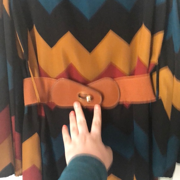 Adorable multicolored chevron design belted dress - Picture 2 of 2